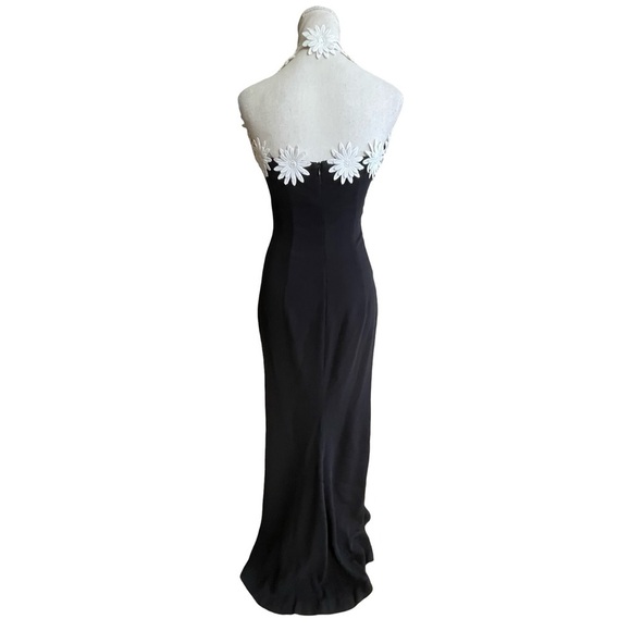 Naeem Khan NK32 Black Crepe Halter Gown with White Daisy Appliqué, Size 4 - Picture 9 of 16